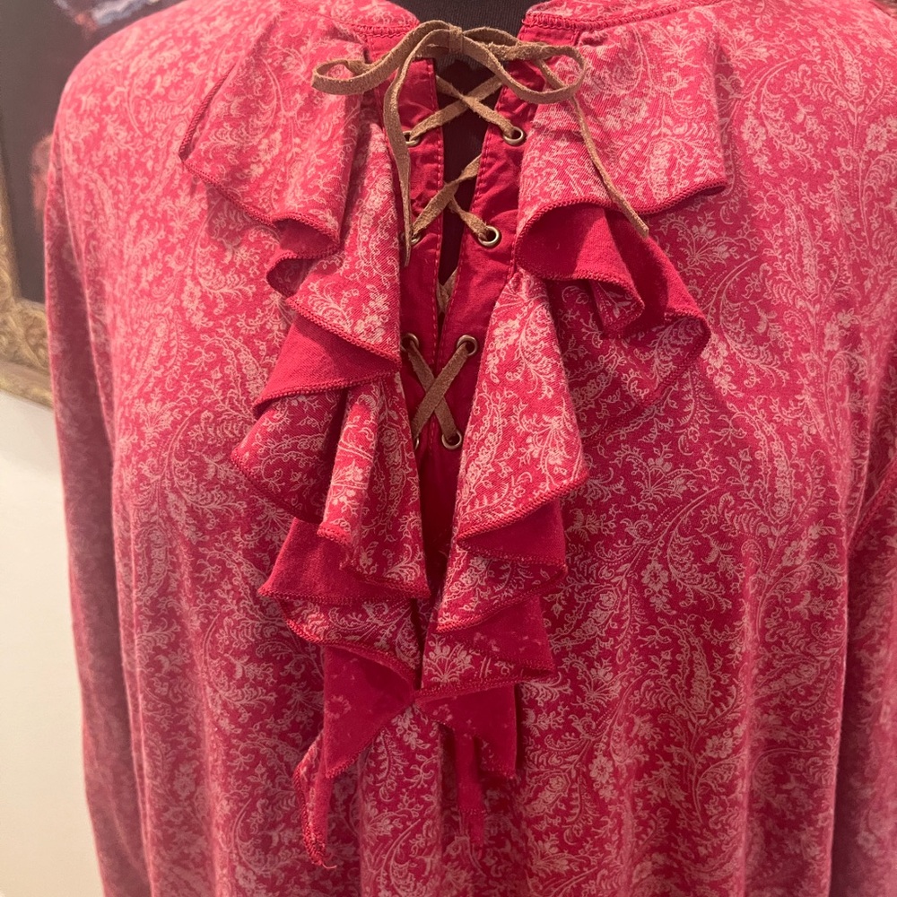 Elegant Red Ruffle Top - Picture 4 of 6